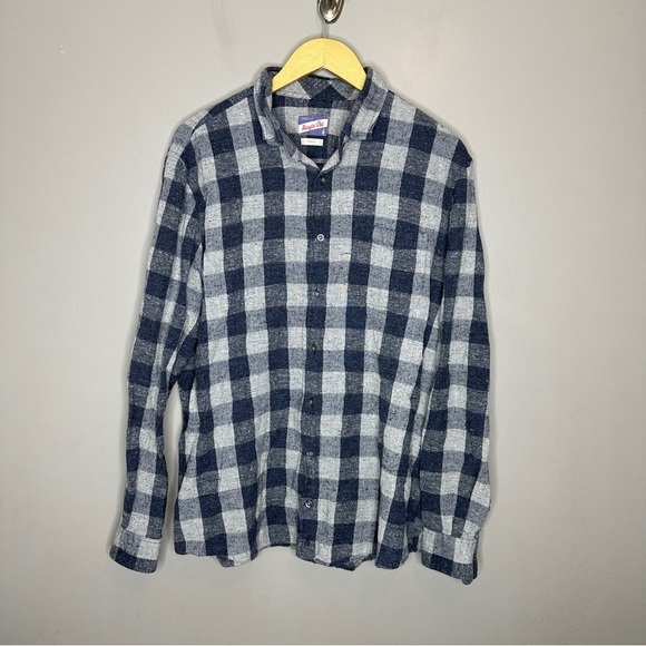 Johnnie- O Hanging out blue lightweight plaid flannel button down long sleev - Picture 1 of 8